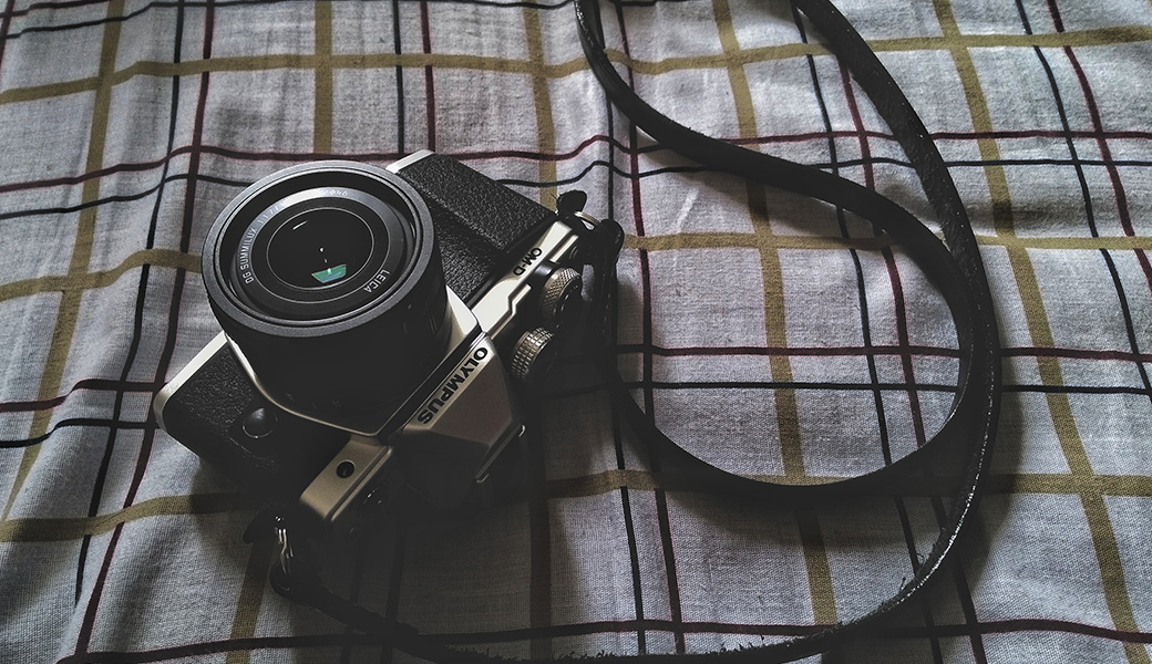 Field Panasonic DG Summilux 15mm f/1.7 - Olympus Passion