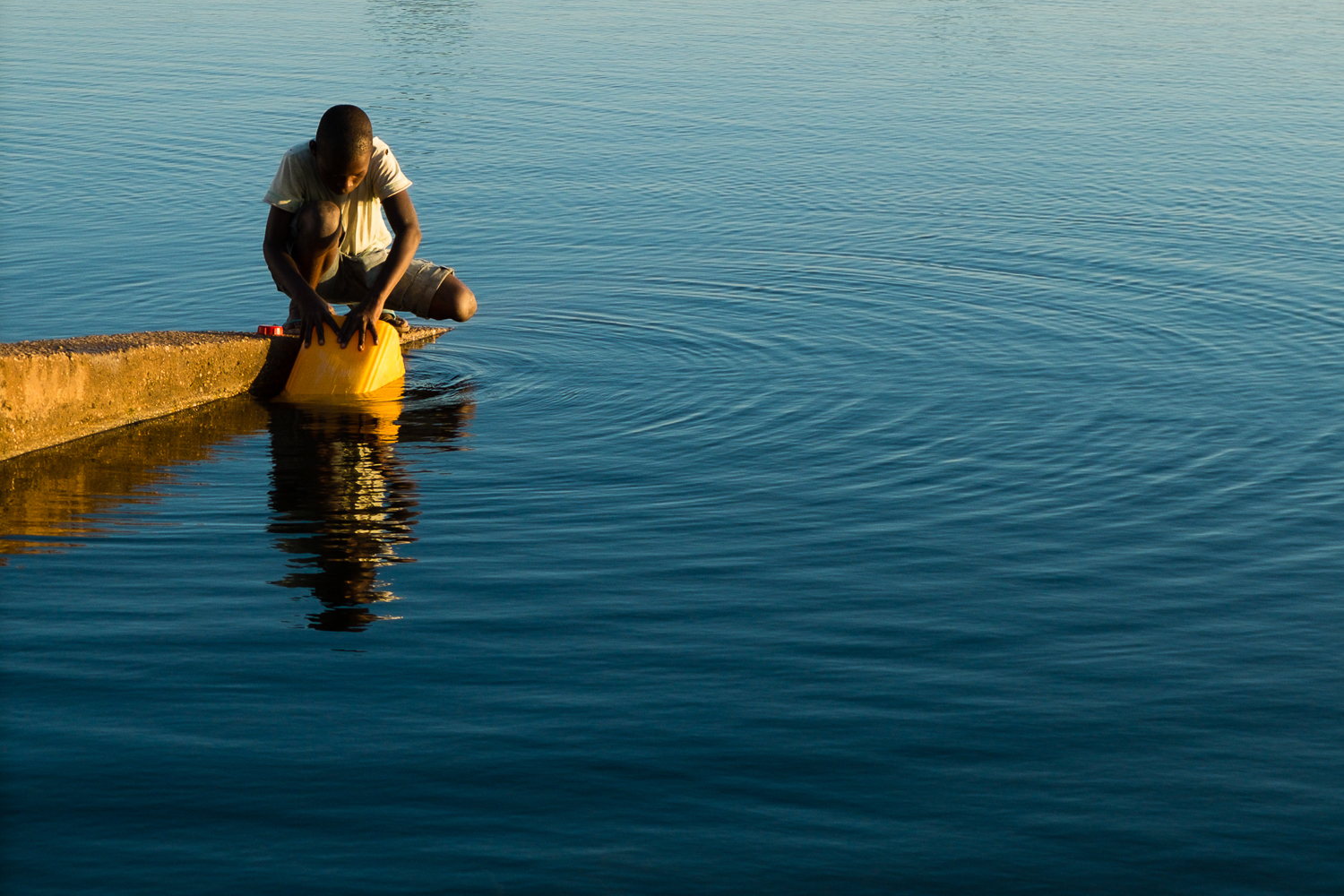 How to photograph using only the available light