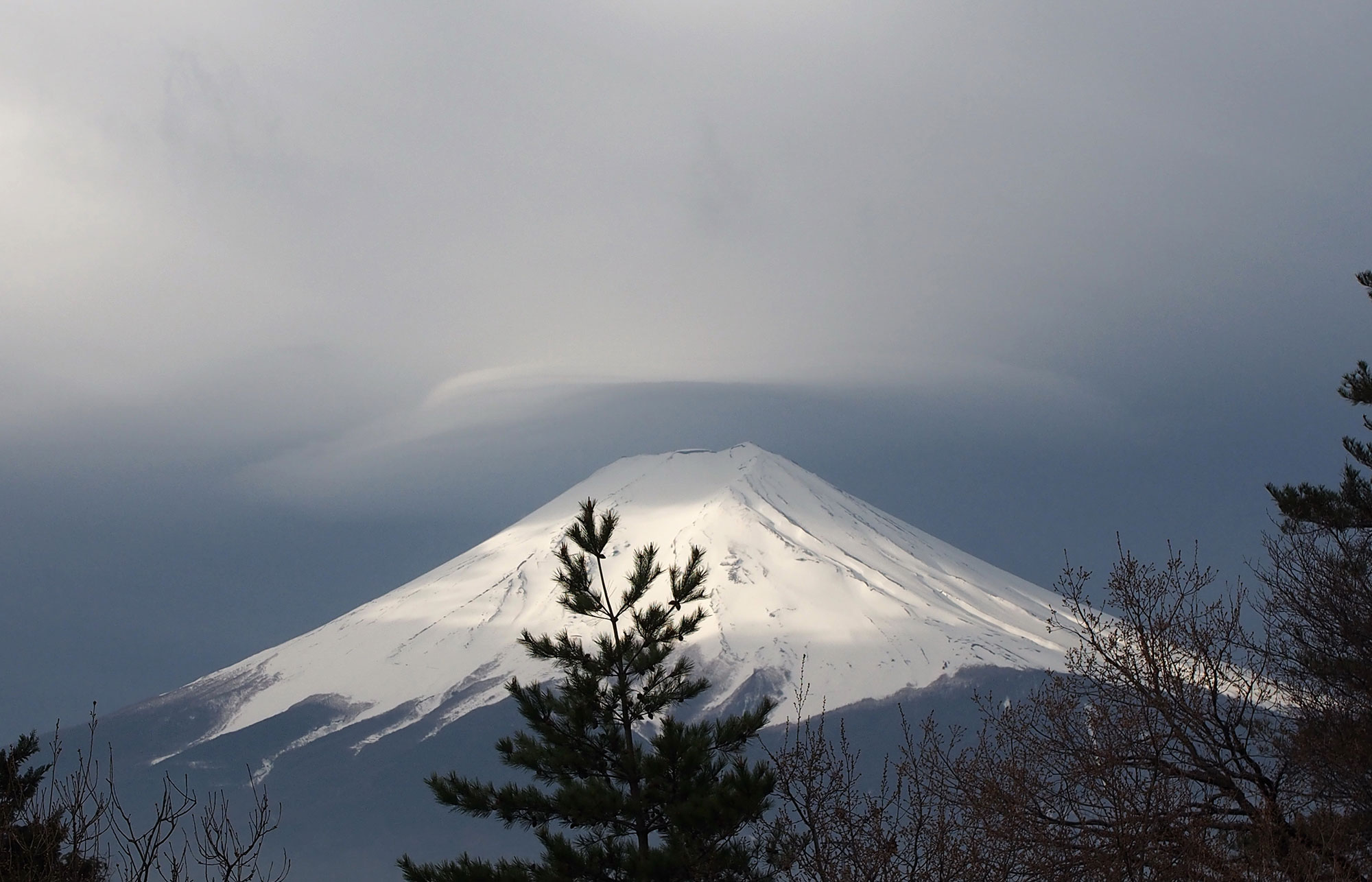 For 10 years, this photographer has been shooting Mount Fuji every day