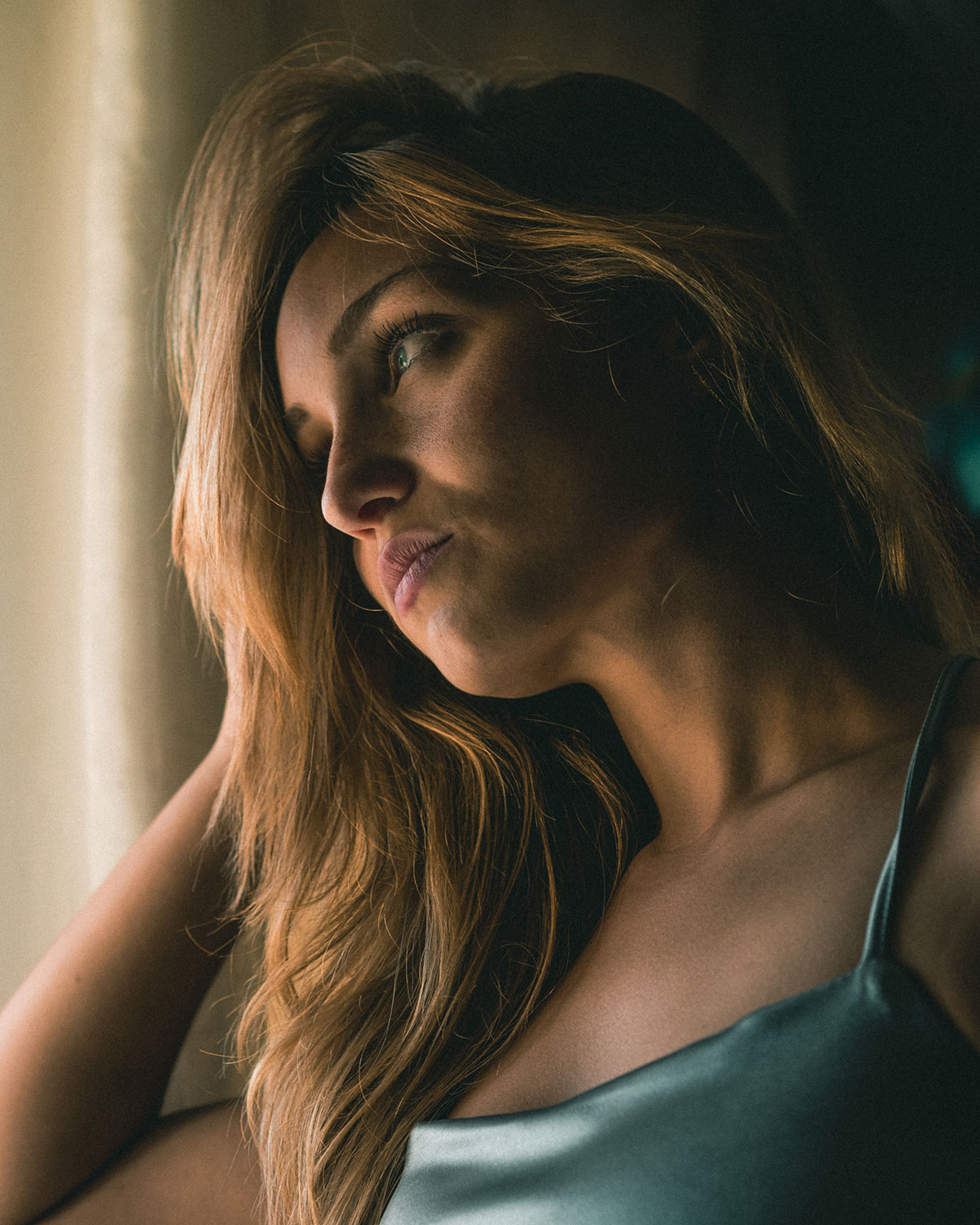 Beautiful portraits using only natural light and the M.Zuiko 45mm